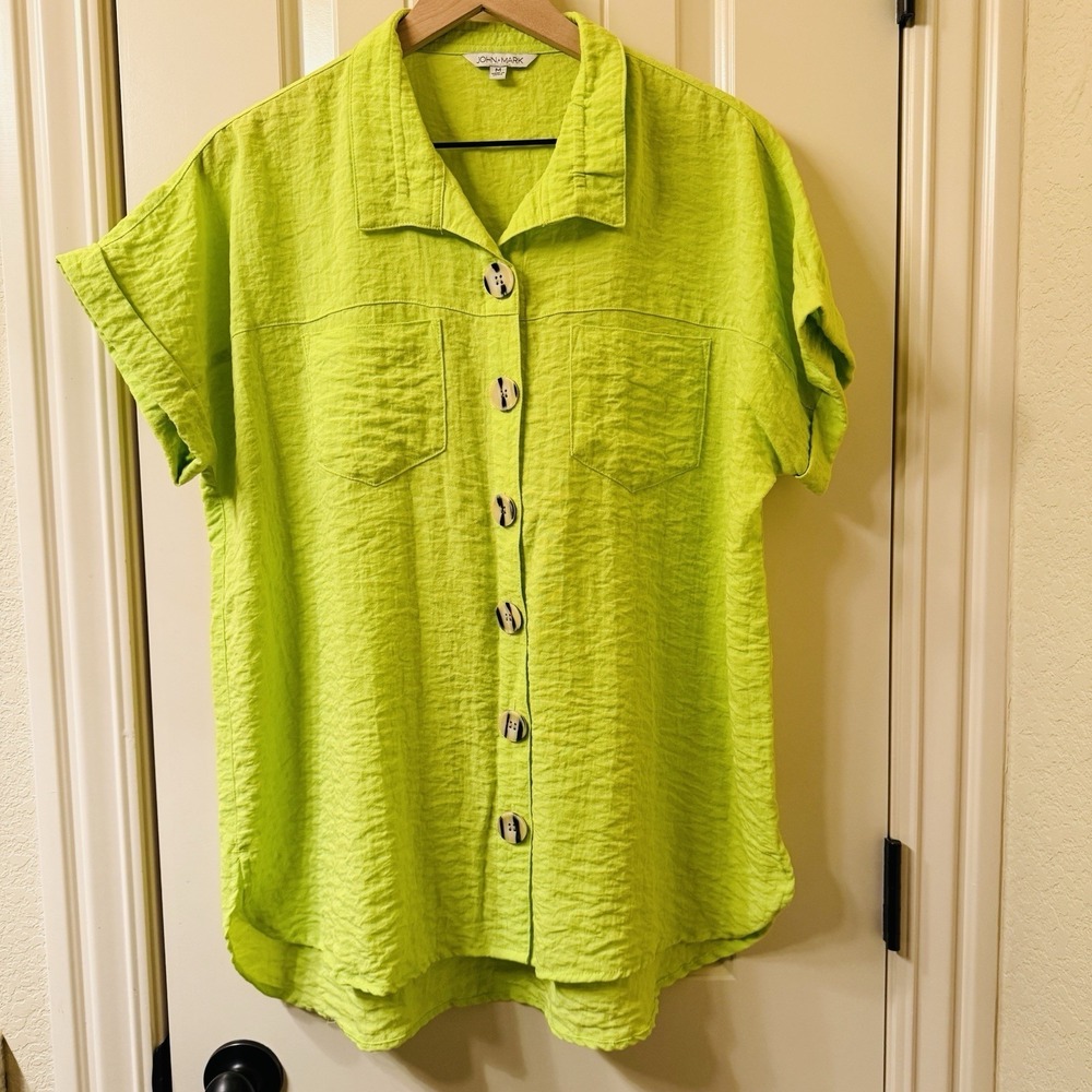 John Mark Women's Medium Chartreuse Lime Green Button Up Short Sleeve Blouse Top - Picture 6 of 7